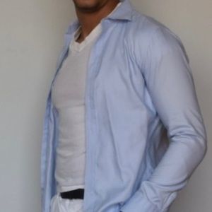 Uniqlo 100% Cotton Men's Slim Fit Button Down Light Blue Shirt Size S